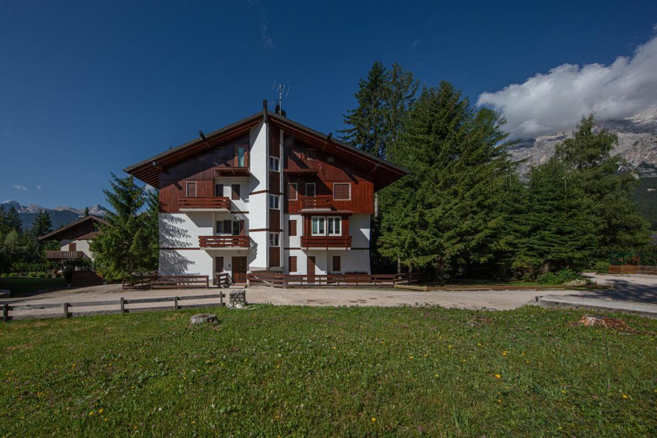 Cortina-House Apartment Cortina d'Ampezzo Luaran gambar